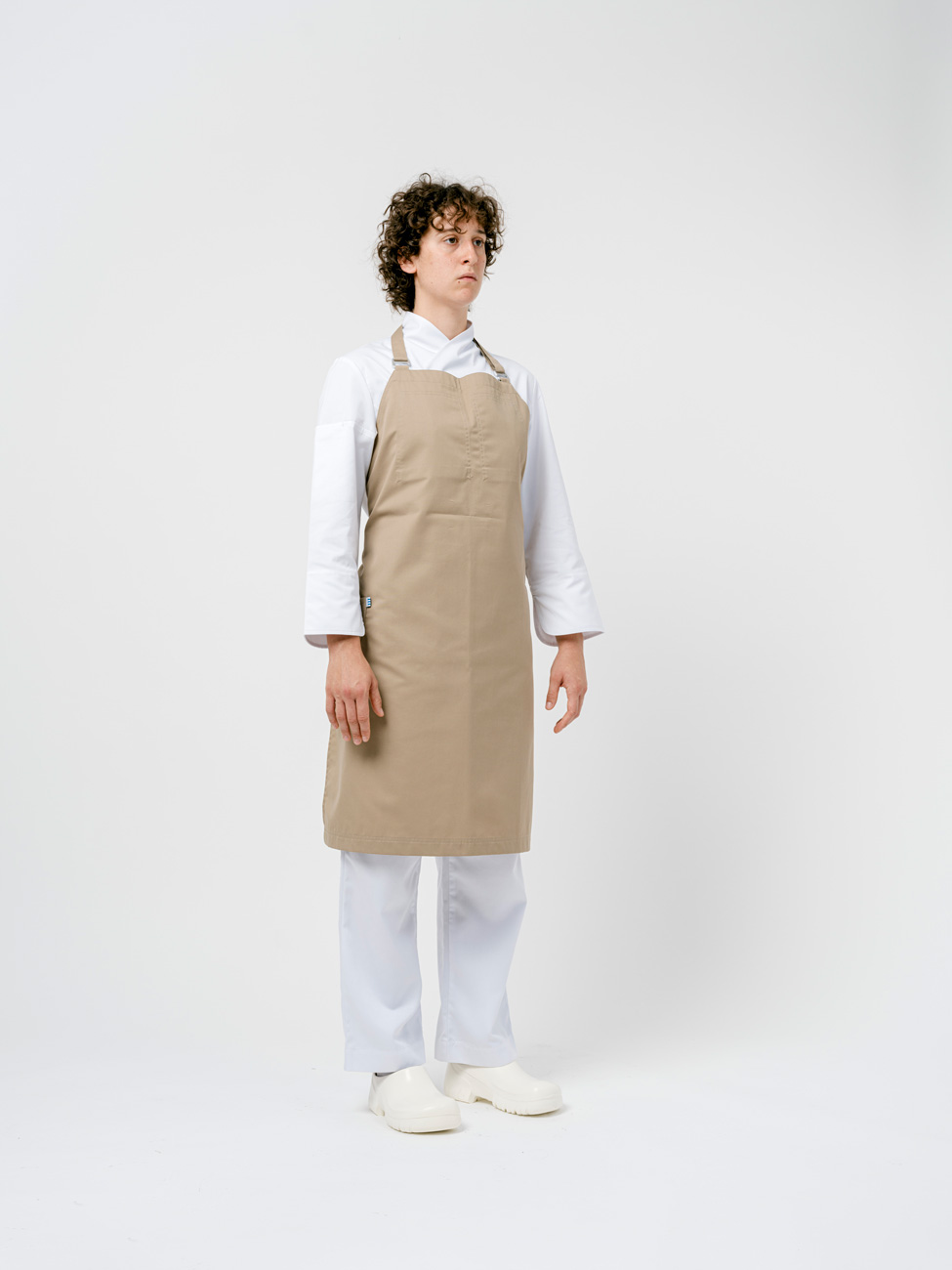 Bastidaforwork workwear uniforme design sustainable 2ways apron caramel 3