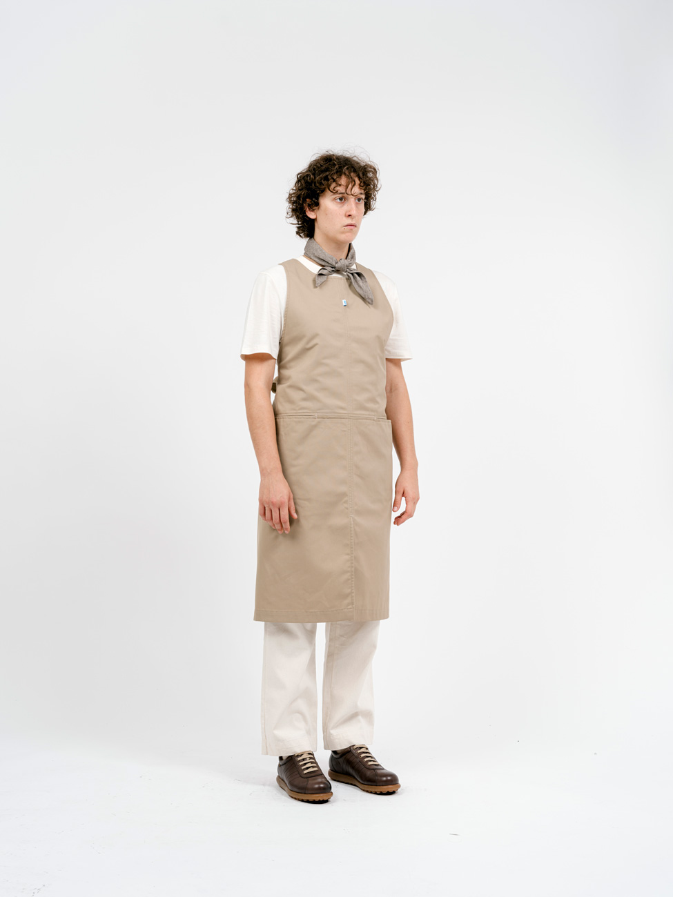 Bastidaforwork workwear uniforme design sustainable obu bib apron caramel 2