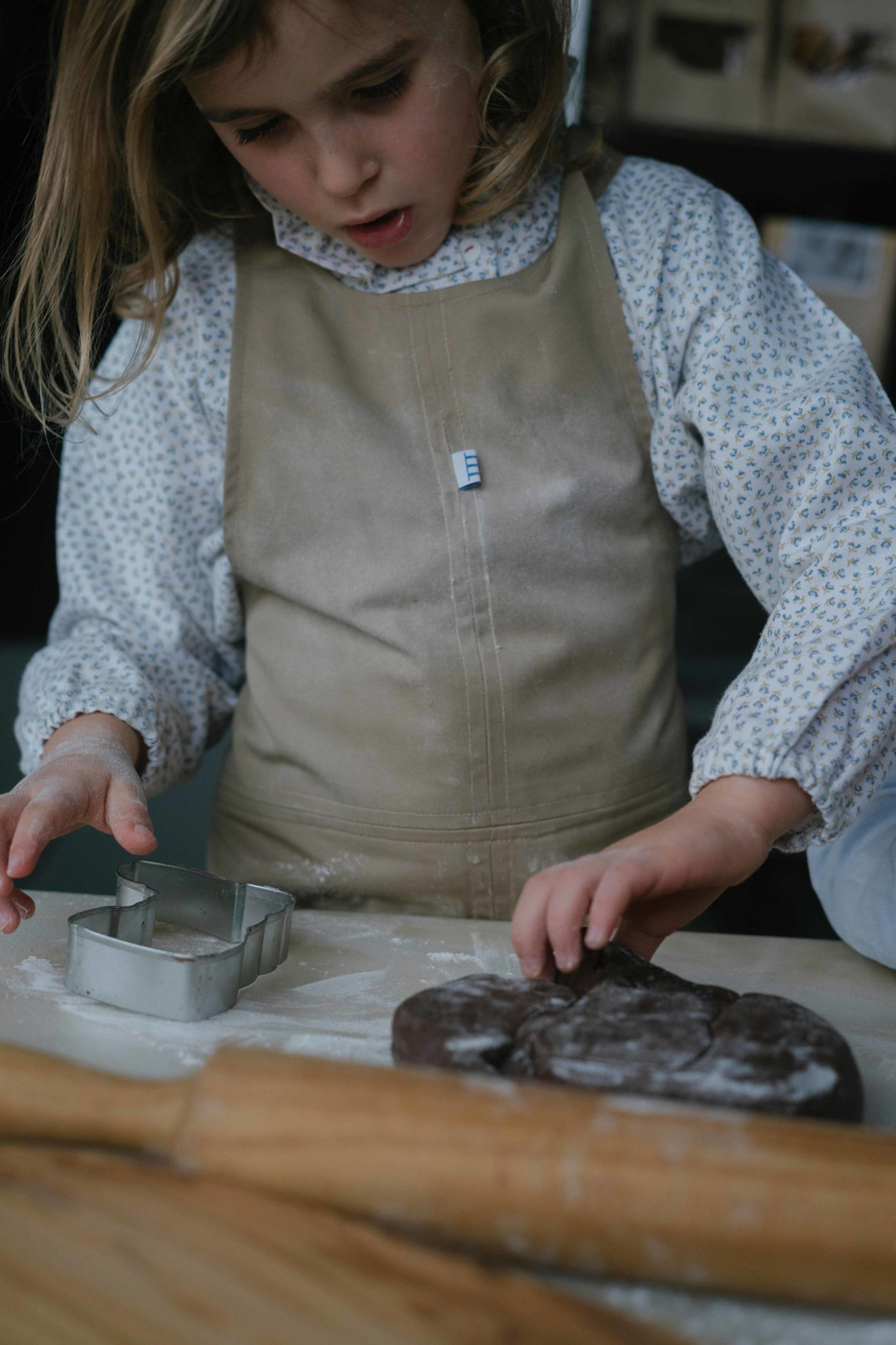 Bastidaforwork_workwear_uniforme_sustainable_obu_kids_apron_caramel_5